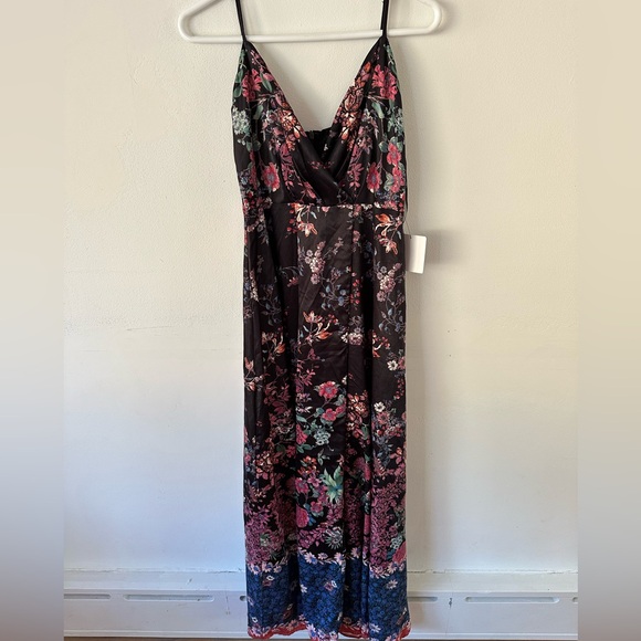 Lulus Dresses & Skirts - Lulu’s black maxi dress